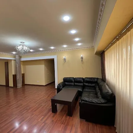Jura Kveitcia Navstivit Apartment *